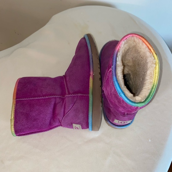 UGG Kids Classic II Sequin Rainbow Winter 1006063K Girls Size 4 Purple Ankle - Picture 6 of 9